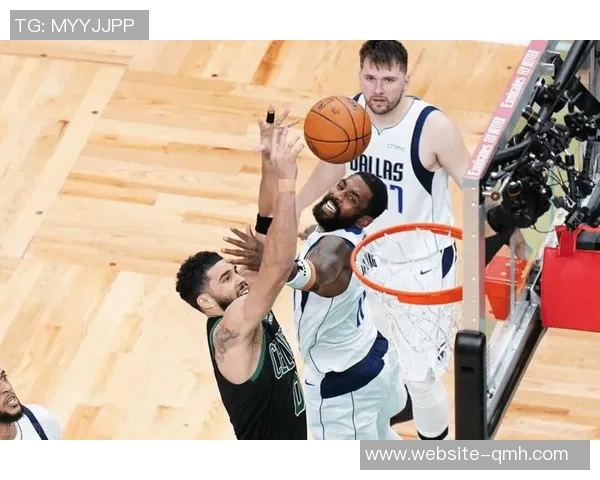 塔图姆与布朗在关键时刻表现低迷合计12投仅1中影响球队胜负 塔图姆与布朗在关键时刻表现低迷合计12投仅1中影响球队胜负